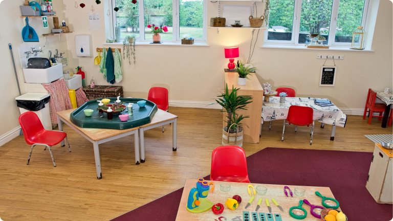 Find out how much is nursery per day in the UK. Our guide explains average prices, government funding, and flexible options at Poppies Daycare Nursery